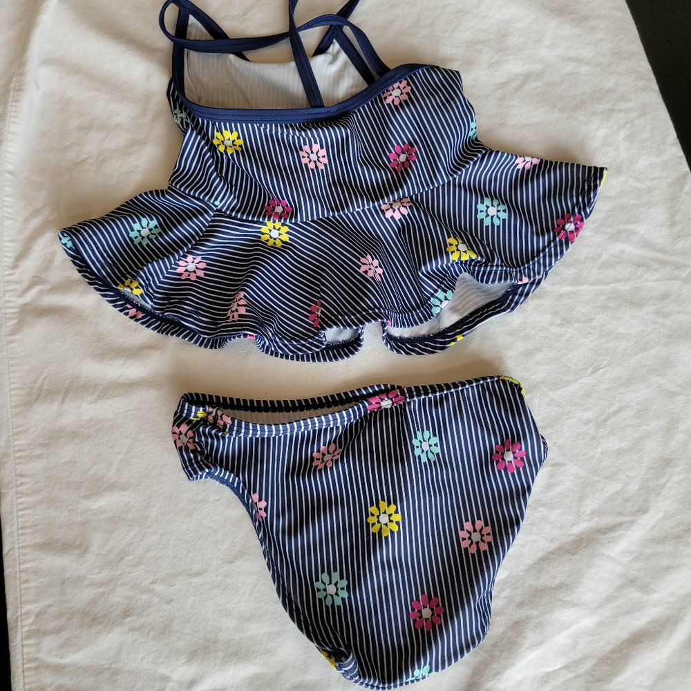 Old Navy 2-piece toddler bathing suit - Picture 2 of 3